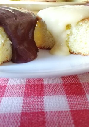 Piskóta csoki és vanília öntettel recept fotója