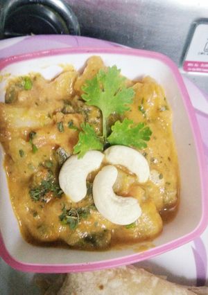 A picture of Veg shahi gravy.
