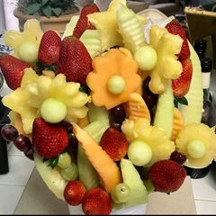 A picture of Fruit flower vase.