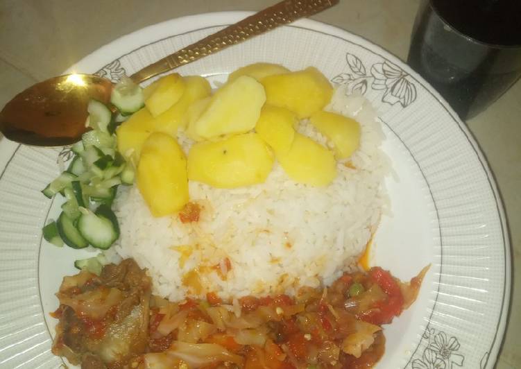 White rice and potato with Cabbage Sauce