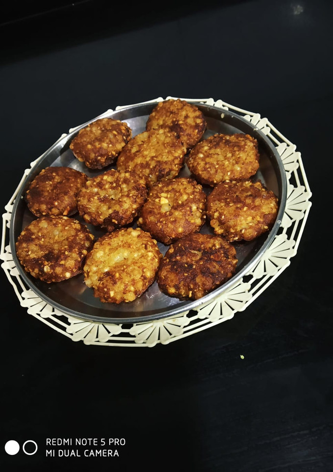 ફરાળી ટીકકી (Farali Tikki Recipe In Gujarati) રેસીપી મુખ્ય ફોટો