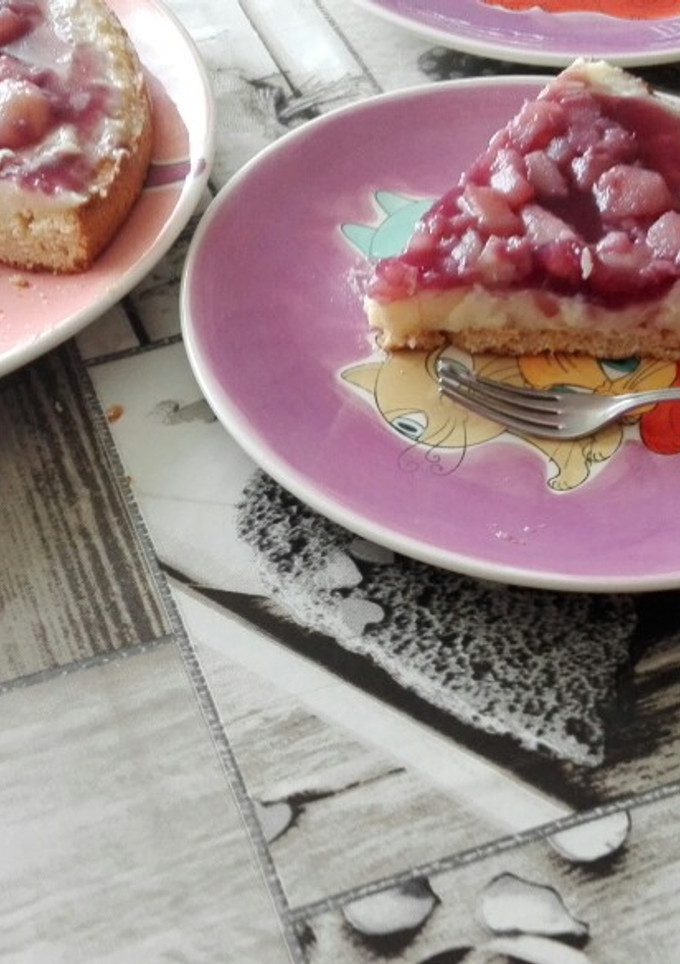 Una foto de Tarta de peras al vino