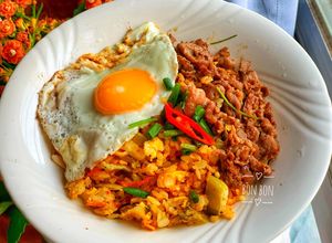 Hình của món Cơm Chiên Bò Kim Chi.