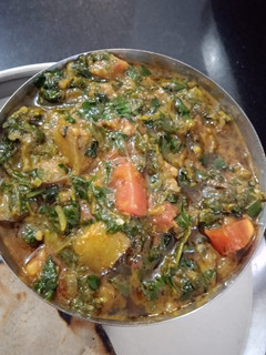 પાલક મેથી રીંગણ નું શાક (Palak Methi Ringan Shak Recipe In Gujarati) રેસીપી મુખ્ય ફોટો