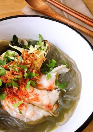 Hình của món Miến Nấu Tôm Nấm và Rong Biển Wakame.