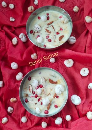 मखाना फ्रूट्स की शाही खीर नवरात्रि स्पेशल(Makhanaa Fruits Shahi Kheer Navratri Special Recipe In Hindi) रेसिपी मुख्य फोटो