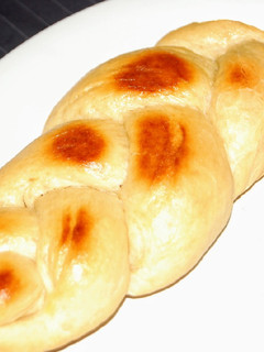 A picture of Twisted Bread.
