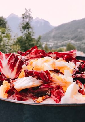 Hình của món 💚 Salad Ý Với Diếp Xoăn Tím & Trứng Gà (Vegetarian).