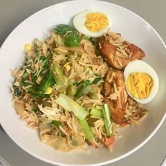 A picture of Fried rice with grated beef.
