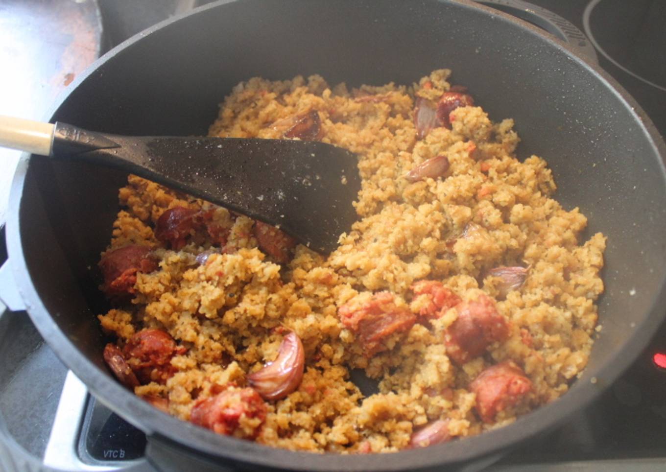 Migas con chorizo para dos