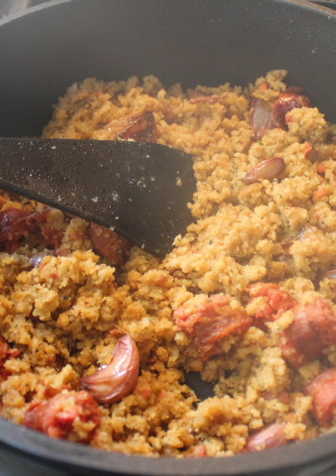 Una foto de Migas con chorizo para dos