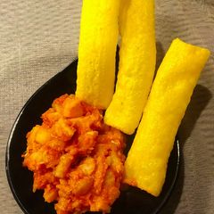 Garlic potatoes with finger fryums(bhungda bateka) A picture of Garlic potatoes with finger fryums(bhungda bateka).