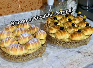 صورة لوصفة كرواسون مالحة وحلوة على طريقة سناء الخوخي