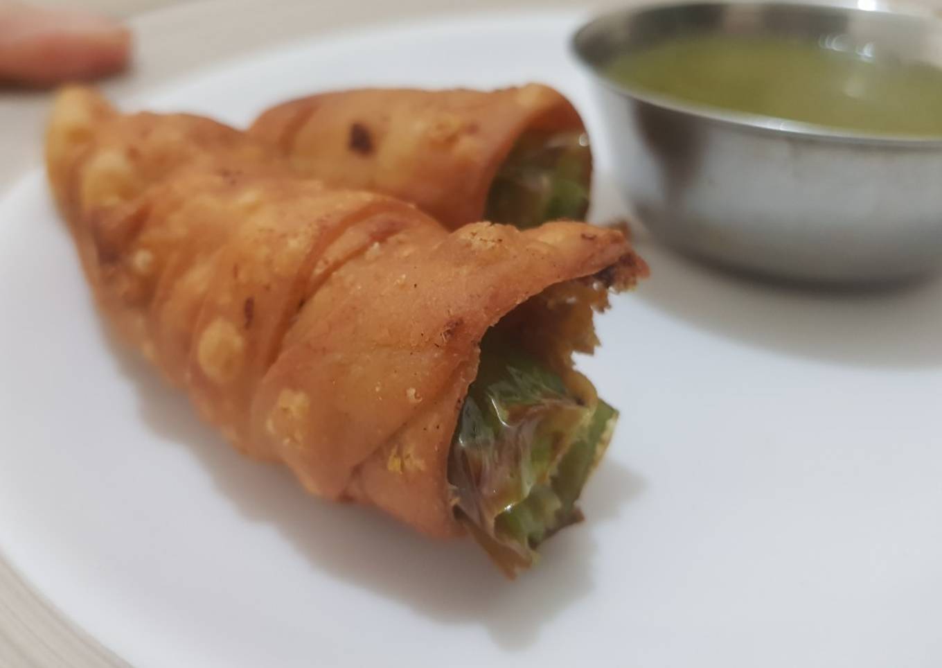 Chilli roll samosa