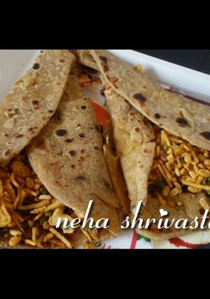 A picture of Daal paratha.