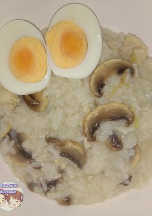 รูปของ โจ๊กอกไก่ใส่เห็ดกระดุม (Chicken Breast and Button Mushroom Congee)