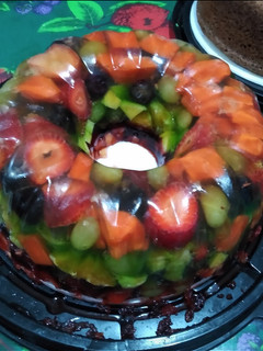 Una foto de Gelatina frutal mosaico
