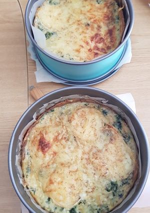 Una foto de Quiche de espinacas y queso cabra con masa de harina de quinoa