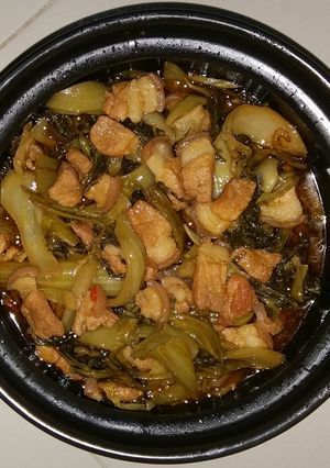 Hình của món Thịt kho cải chua.