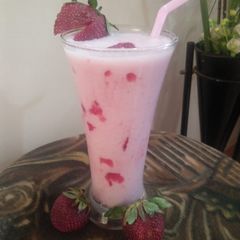 A picture of Strawberry shake.