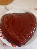 Bolo de cenoura com calda de chocolate