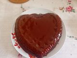 Bolo de cenoura com calda de chocolate
