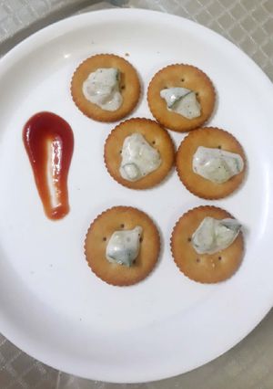 A picture of Monaco bites.