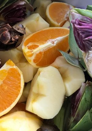Hình của món Nước mát atiso, táo, cam và la hán quả.