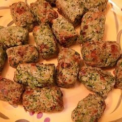 Broccoli tots (air fried) A picture of Broccoli tots (air fried).