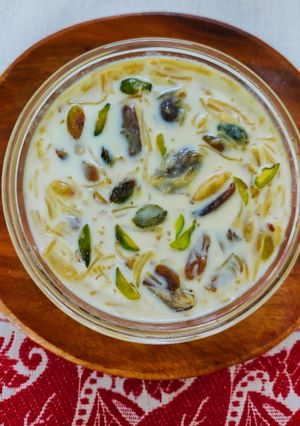 শীর খুরমা (sheer khurma recipe in Bengali) রেসিপির প্রধান ছবি