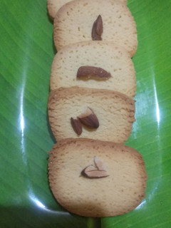 கஸ்டர்ட் பிஸ்கட் (Custard biscuit recipe in tamil) செய்முறை முக்கிய புகைப்படம்