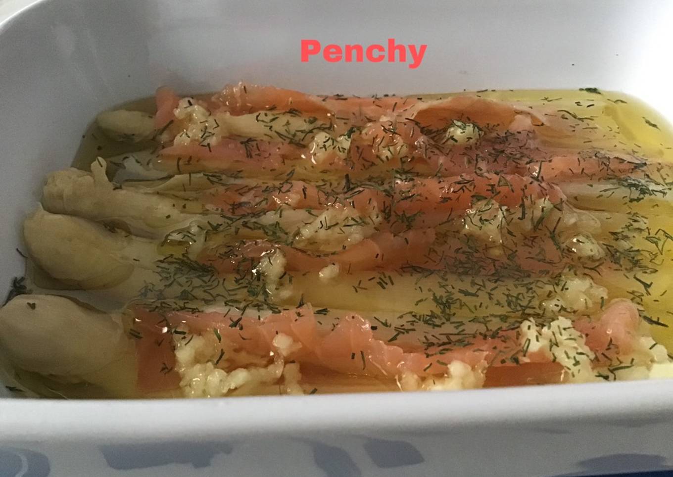 Espárragos rellenos de salmón ahumado al aceite de trufa blanca