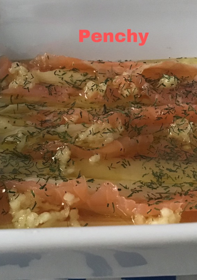 Una foto de Espárragos rellenos de salmón ahumado al aceite de trufa blanca