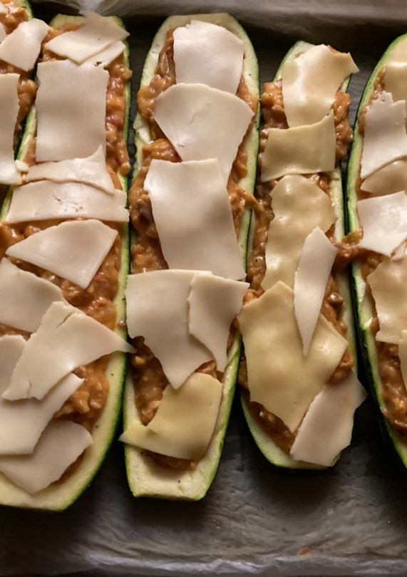 Una foto de Calabacines rellenos de atún