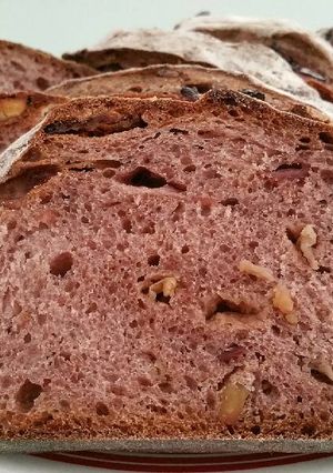 A picture of Redwine walnut cranberries sourdough.