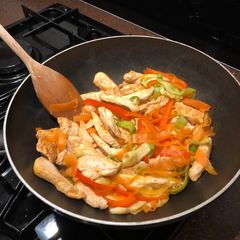 A picture of Paprika chicken fajitas.