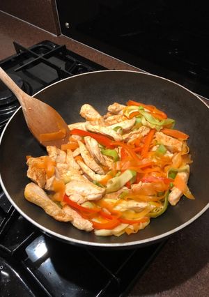 A picture of Paprika chicken fajitas.