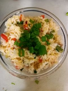 शेजवान फ्राईड राईस (schezwan Fried Rice recipe in marathi) रेसिपी चे मुख्य फोटो