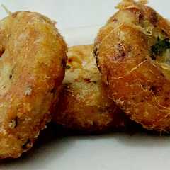 A picture of Perkedel sayur.
