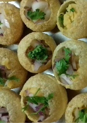 A picture of Golgappay (pani puri).