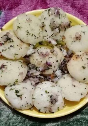 A picture of Stuffed idli.