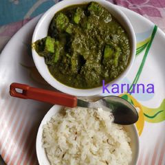 A picture of Palak paneer.
