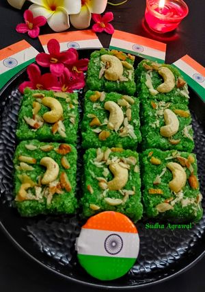 फलाहारी लौकी बर्फी (falahari lauki barfi recipe in hindi रेसिपी मुख्य फोटो