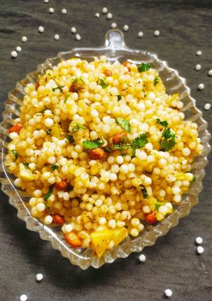 चटपटा साबूदाना खिचड़ी(chatpata sabudana khichdi recipe in hindi) रेसिपी मुख्य फोटो