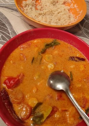 Une photo de Curry rouge Thai aux crevettes