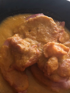Una foto de Codillo guisado con puré de patatas