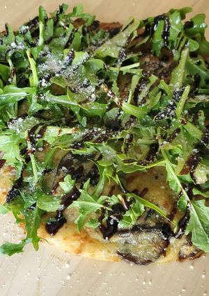 A picture of Cheesy Mushroom Onion Flatbread.