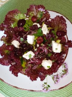 Zucchinisalat mit Rosinen und Feta Rezepthauptbild