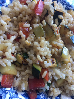 Una foto de Arroz integral con verduras 🌿
