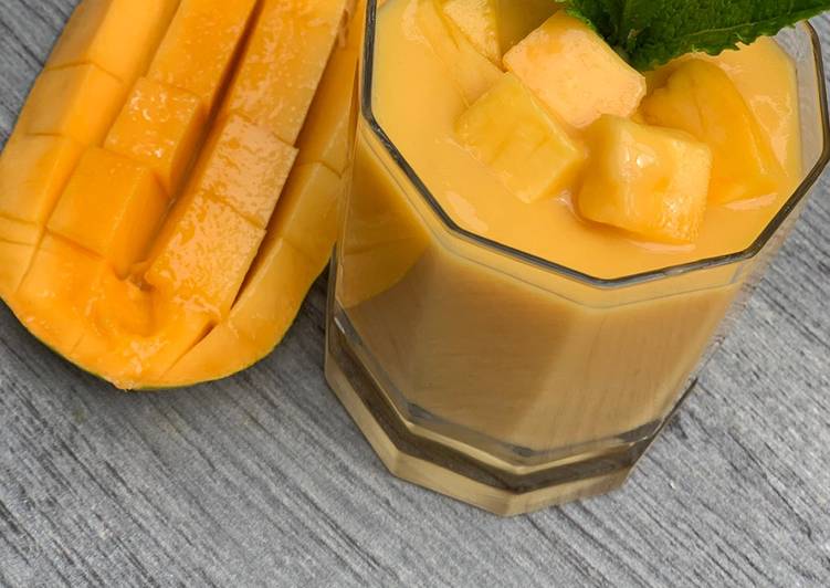 Simple Way to Prepare Any-night-of-the-week Mango Smoothie